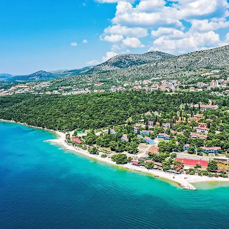 Medena-1 By Interhome * Traù