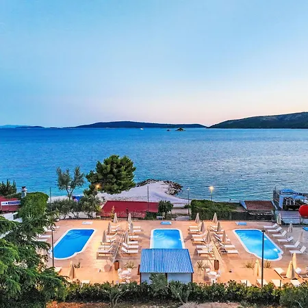 Medena-1 By Interhome شقة