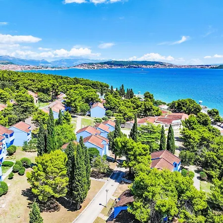 Medena-1 By Interhome * تروغير