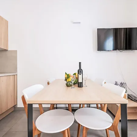 Medena-1 By Interhome Апартаменти Трогір
